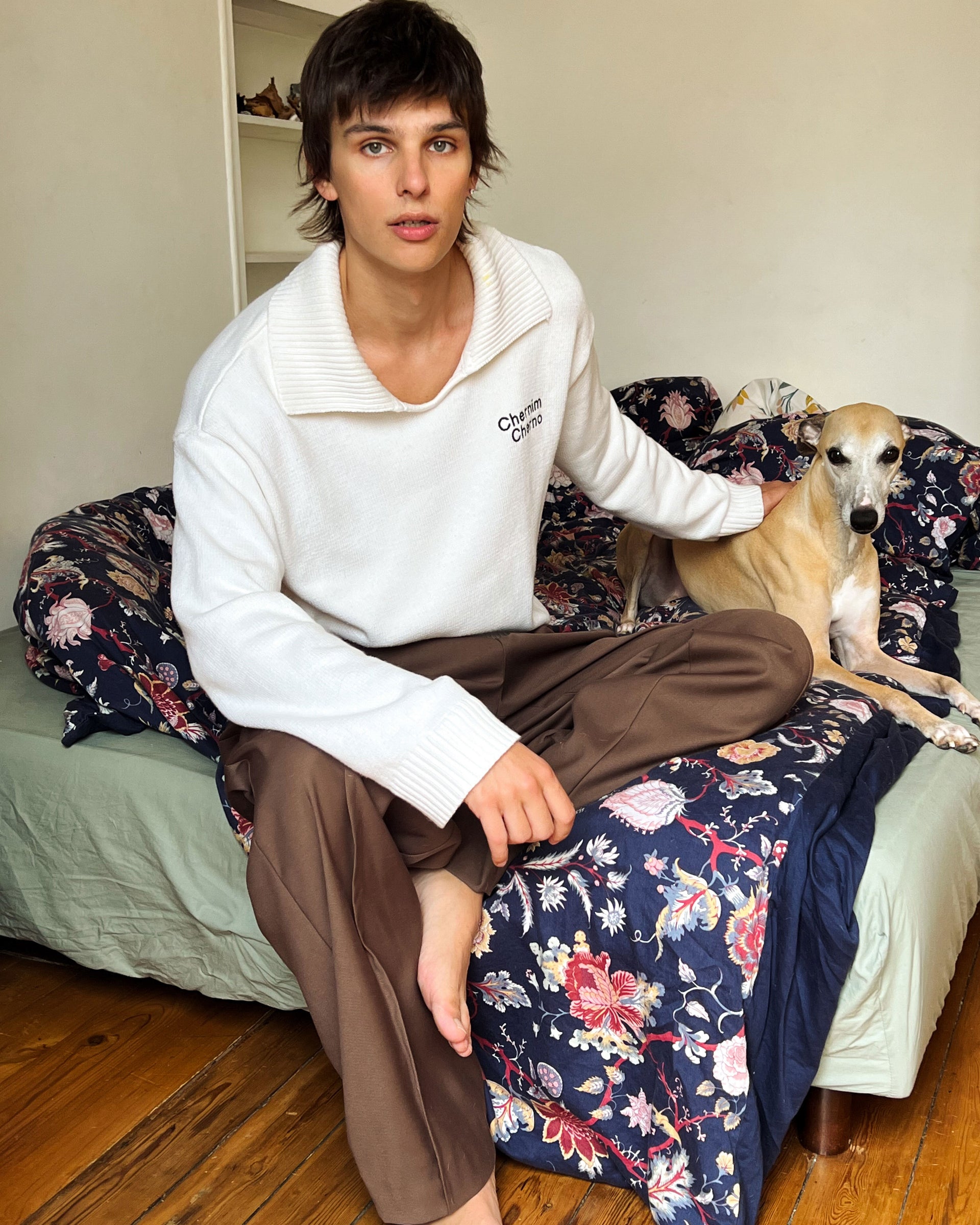 "Comfort Plus" White Sweater with Lettering