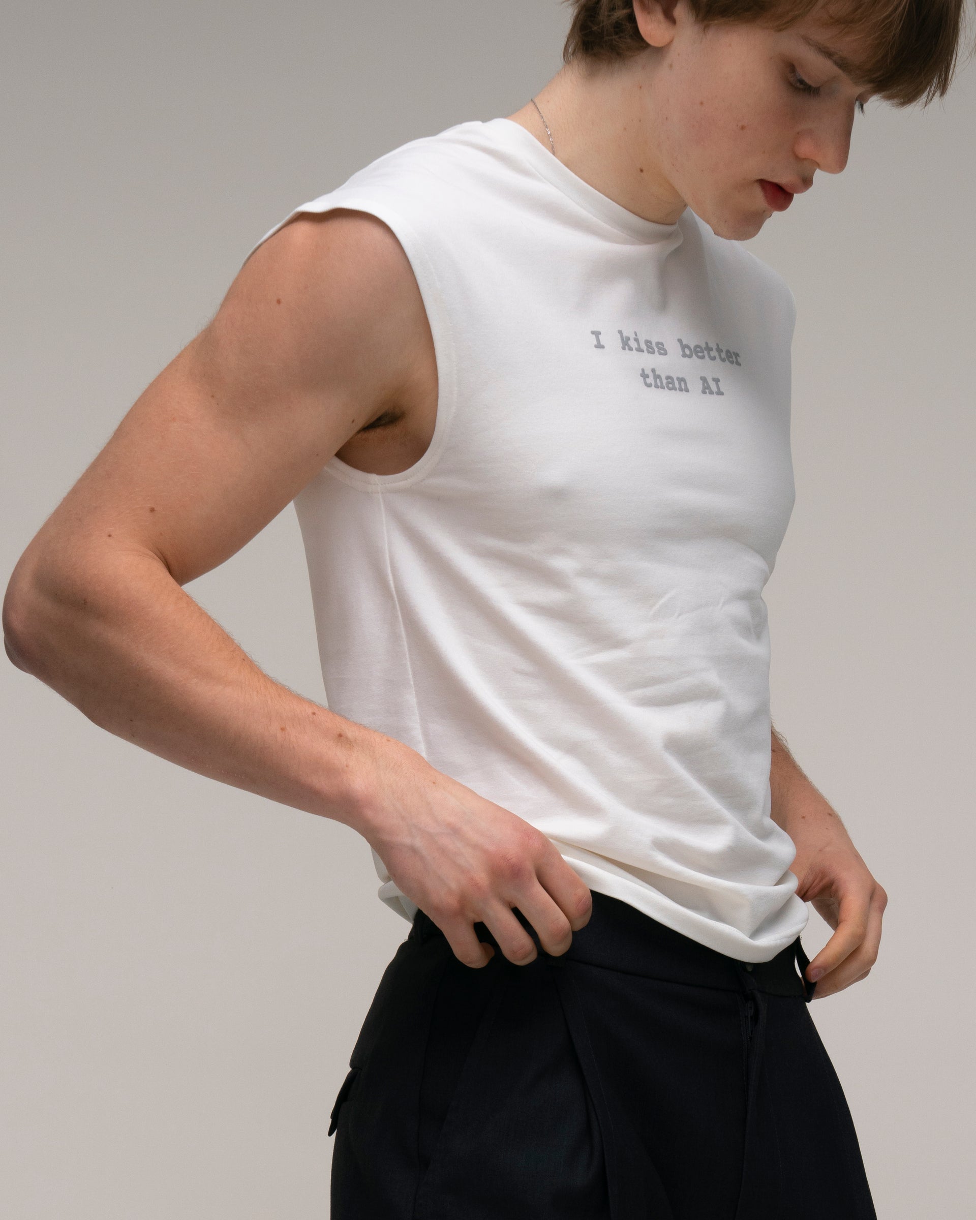 "I kiss better than AI" White Sleeveless T-shirt