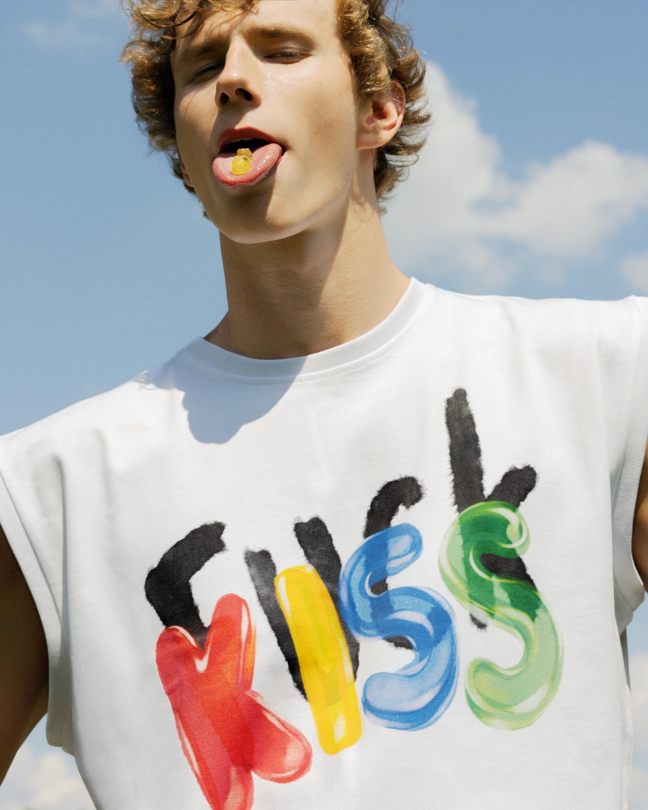 "Kiss" White Sleeveless T-Shirt