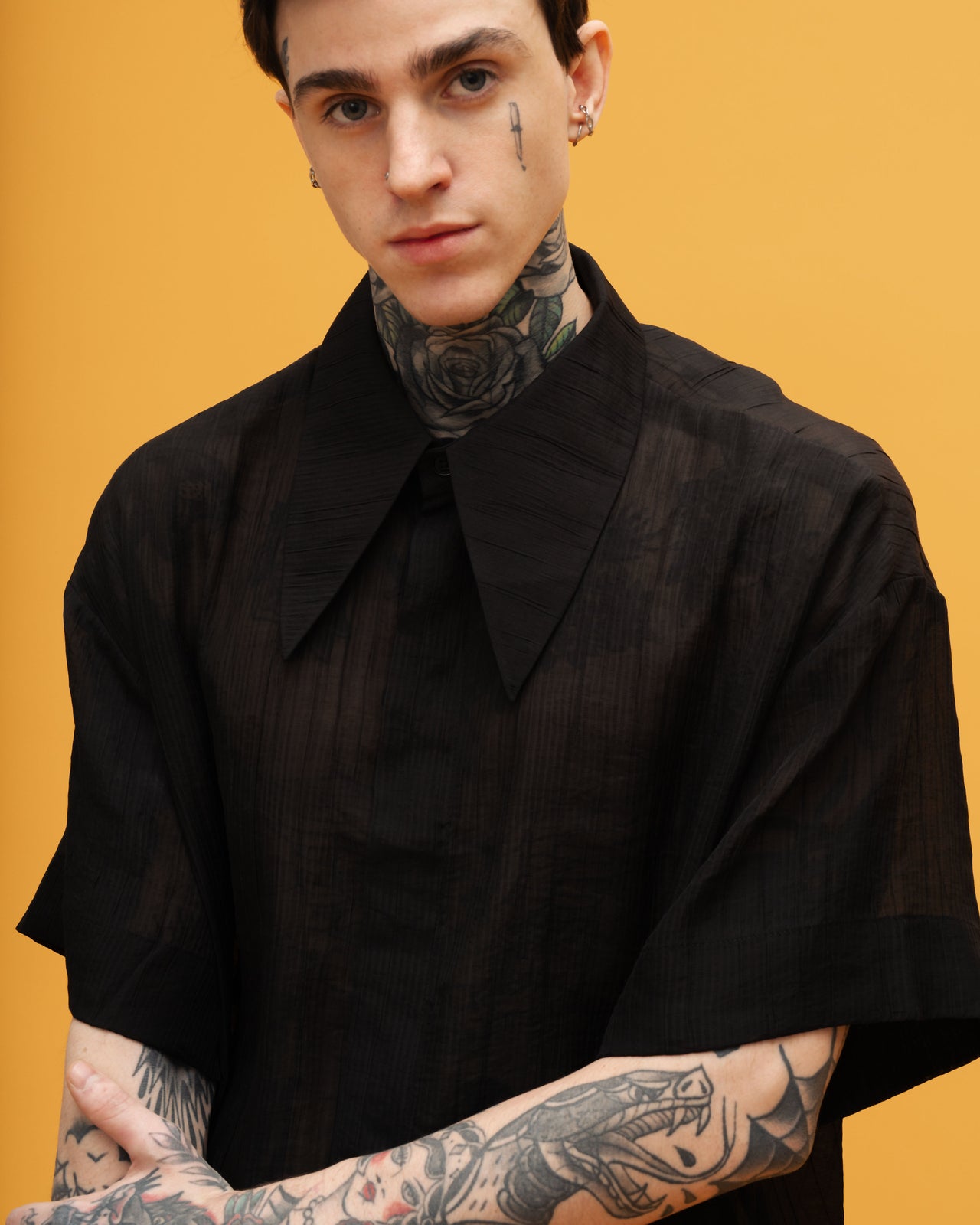 "Swallowtail" Black Shirt