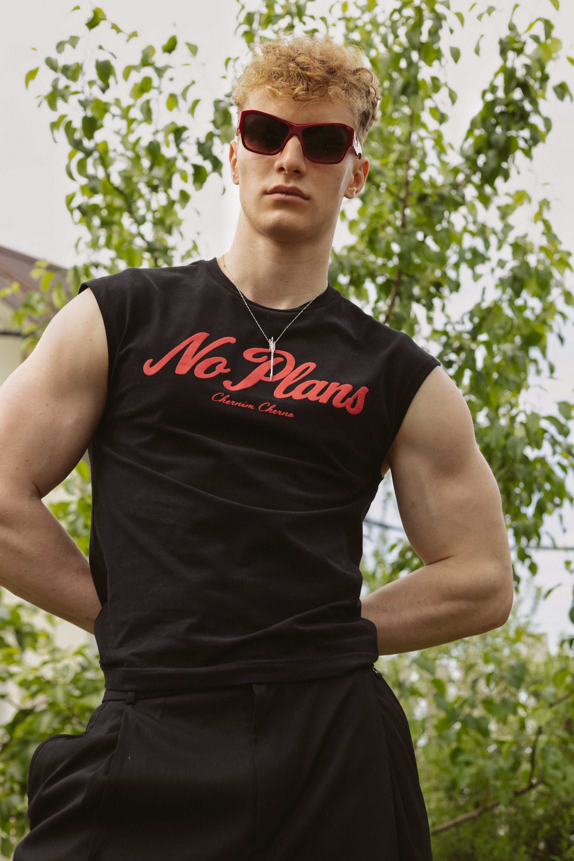 "No plans" Black Sleeveless Tank Top