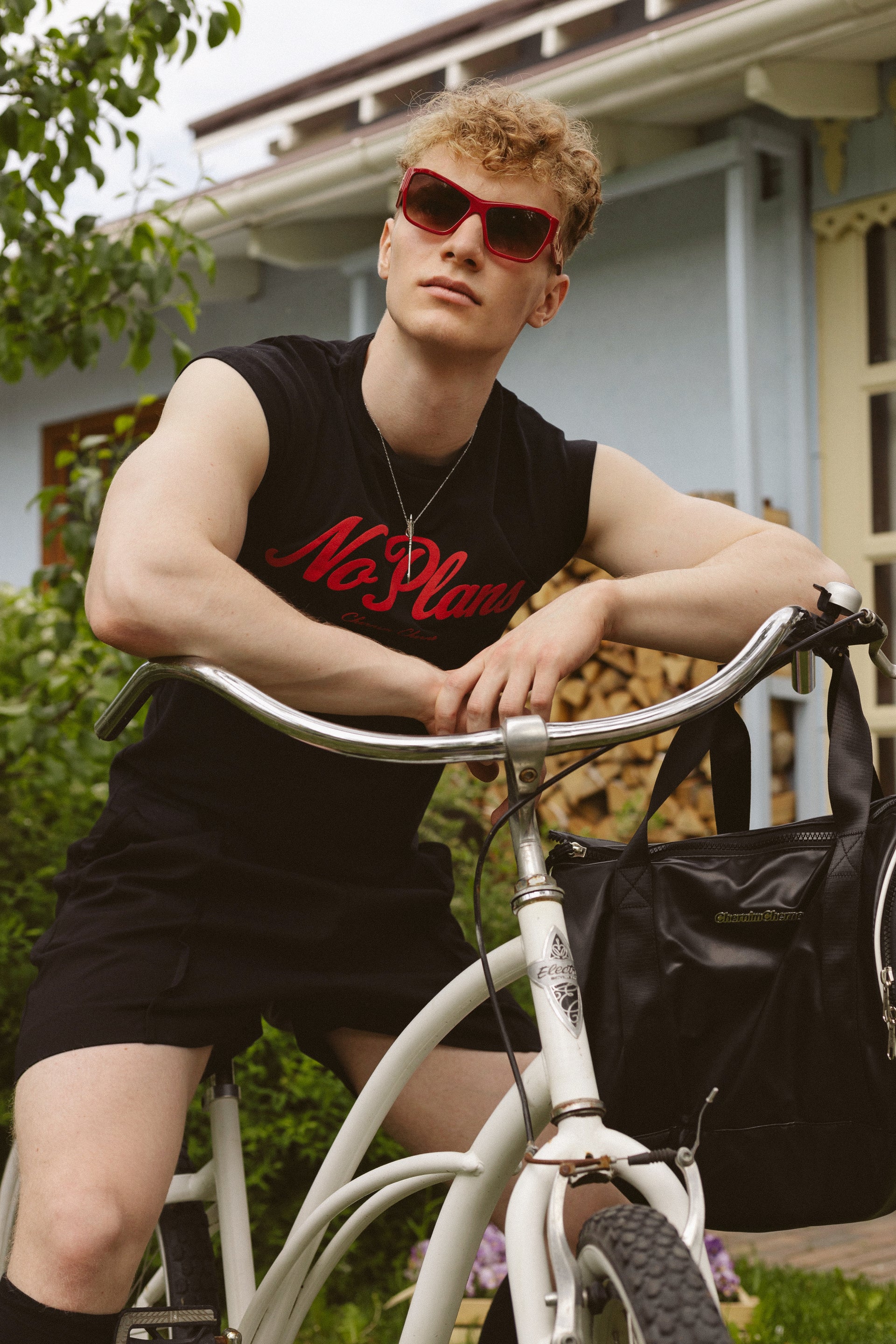 "No plans" Black Sleeveless Tank Top