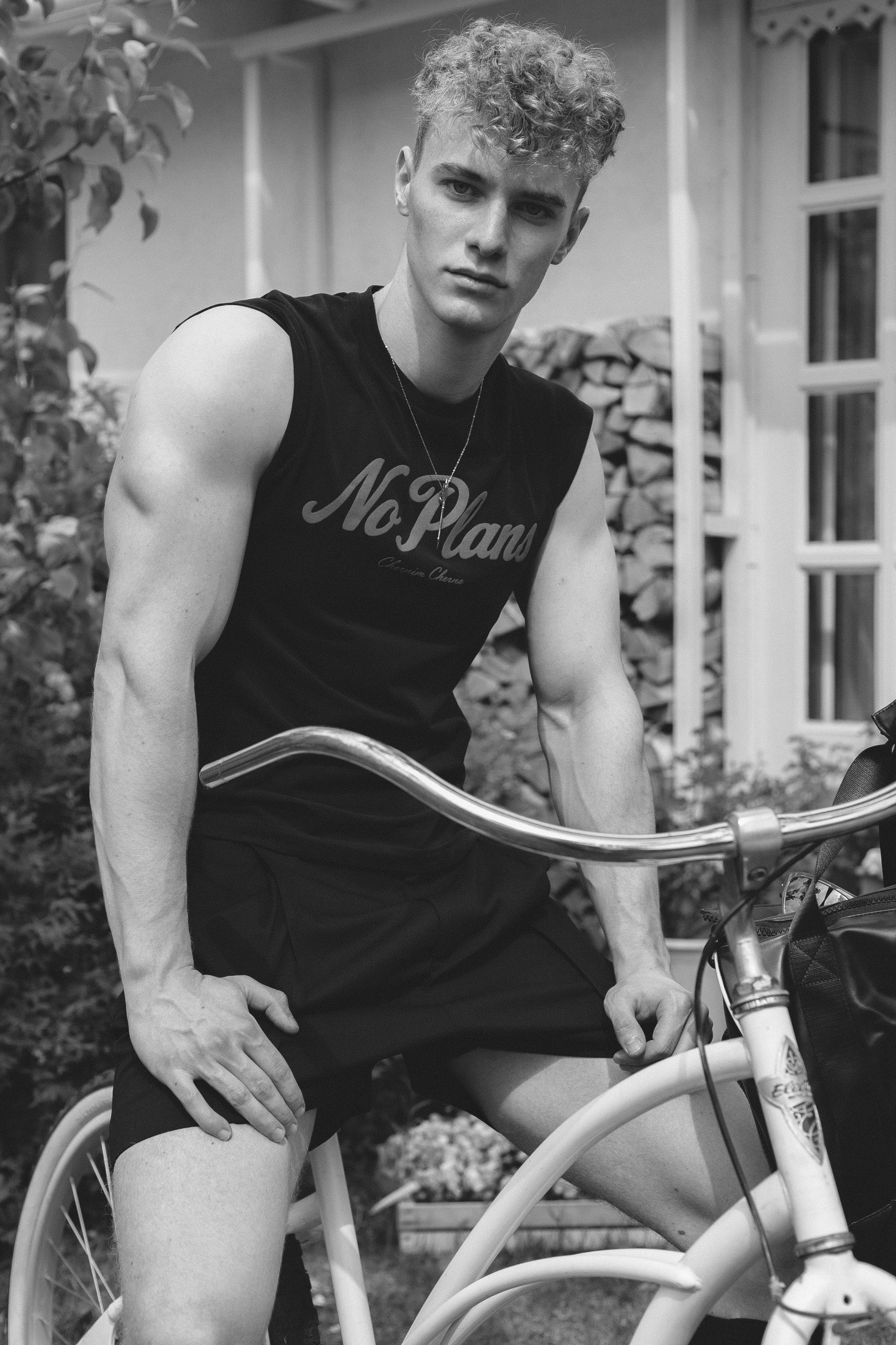 "No plans" Black Sleeveless Tank Top