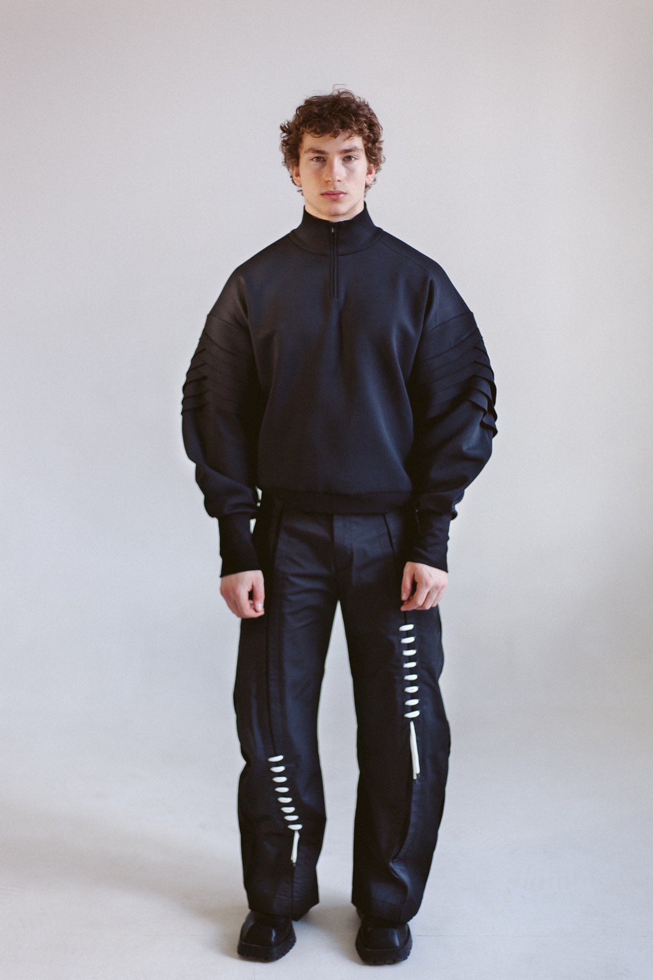 "Cascade" Black Sweatshirt