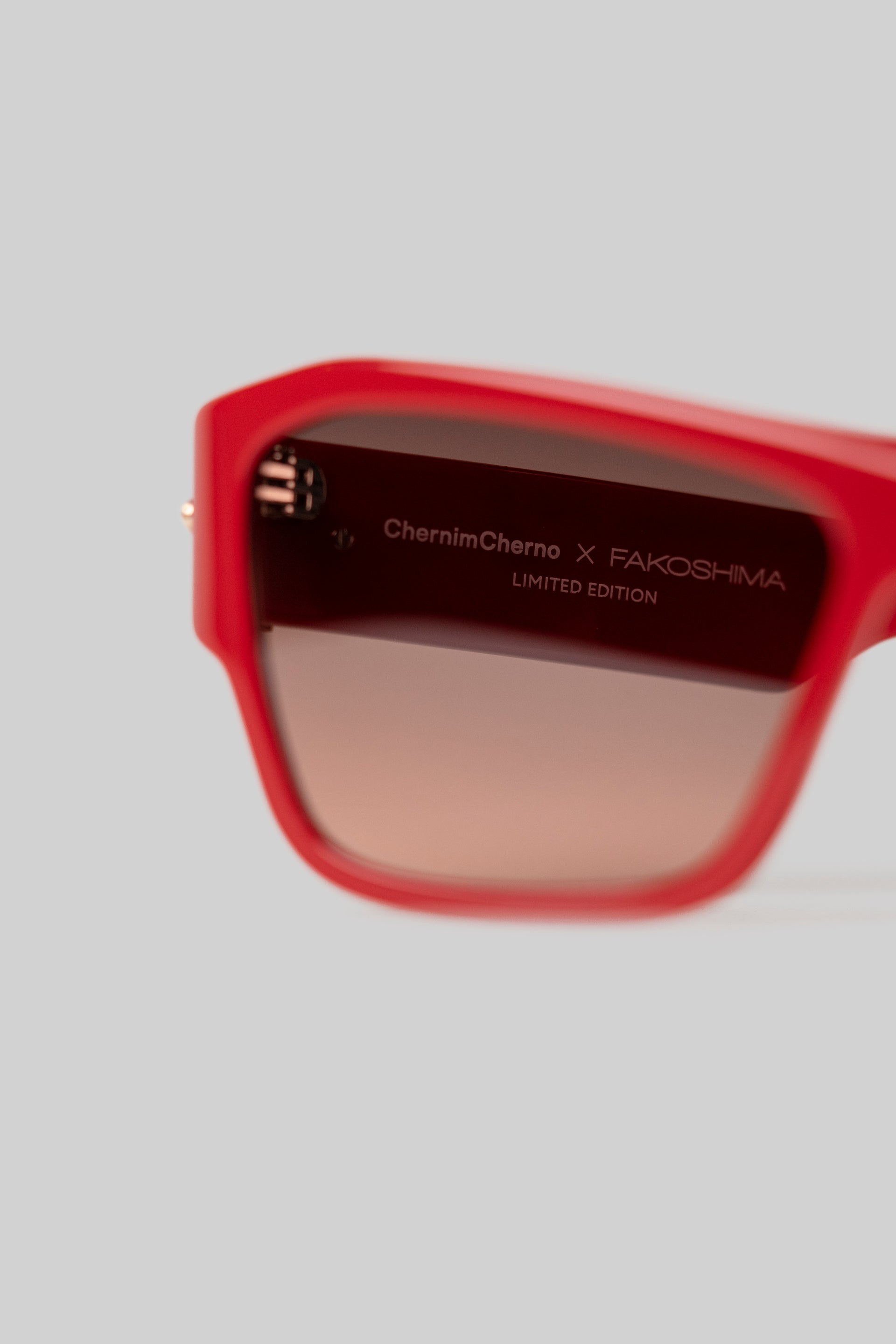 "Matador" Sunglasses Fakoshima x ChernimCherno (Bloody Gold)